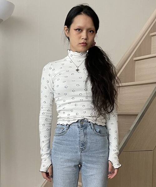 Bonjour Girl(ボンジュールガール)の「【minjiena/ミンジエナ】smile turtle neck shirts スマイルタートルネックシャツ(Tシャツ/カットソー・レディース・ホワイト/ネイビー/ピンク・FREE)」の2枚目の写真