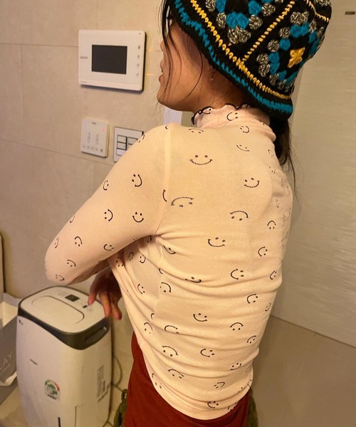 Bonjour Girl(ボンジュールガール)の「【minjiena/ミンジエナ】smile turtle neck shirts スマイルタートルネックシャツ(Tシャツ/カットソー・レディース・ホワイト/ネイビー/ピンク・FREE)」の16枚目の写真