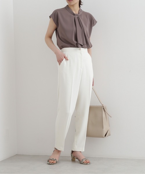 NATURAL BEAUTY BASIC（ナチュラルビューティーベーシック）の「ストレッチジョーゼットパンツ（その他パンツ・レディース・ブラック/オフホワイト/イエロー・SMALL/MEDIUM）」の4枚目の写真