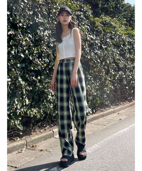 EMODA(エモダ)の「タックルーズパンツ(その他パンツ・レディース・ブラック/グレー/ブルー/その他・SMALL/MEDIUM)」の11枚目の写真