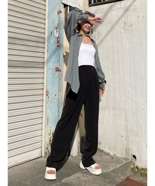 EMODA(エモダ)の「タックルーズパンツ(その他パンツ・レディース・ブラック/グレー/ブルー/その他・SMALL/MEDIUM)」の19枚目の写真