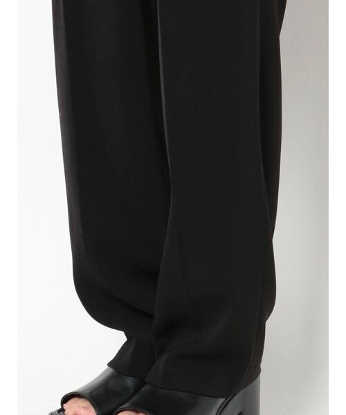 EMODA(エモダ)の「タックルーズパンツ(その他パンツ・レディース・ブラック/グレー/ブルー/その他・SMALL/MEDIUM)」の7枚目の写真