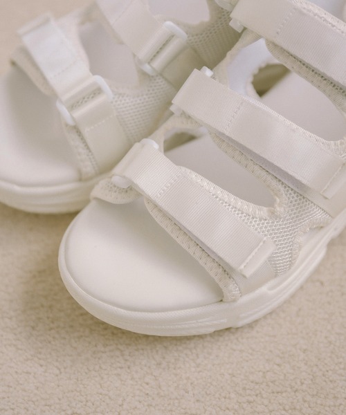 OLIVE des OLIVE（オリーブデオリーブ）の「スポーツサンダル（サンダル・レディース・ホワイト/ブラック・SMALL/MEDIUM/LARGE）」の8枚目の写真