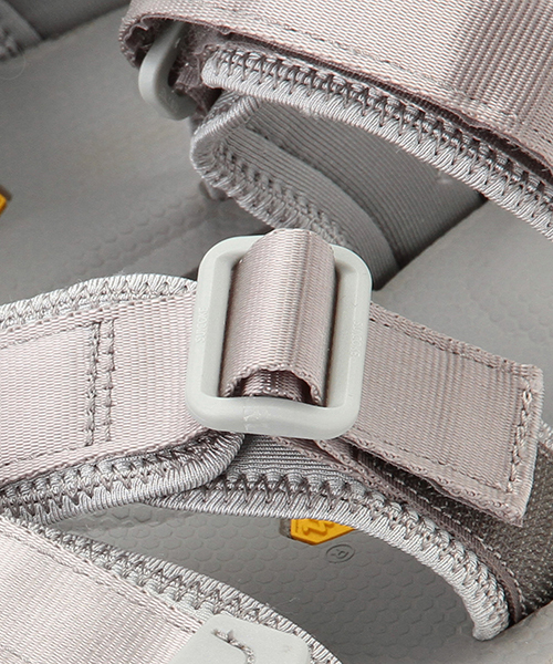 suicoke（スイコック）の「SUICOKE / 別注 KISEEｰV（サンダル・メンズ・ホワイト/グレー・10/8/9/7）」の7枚目の写真