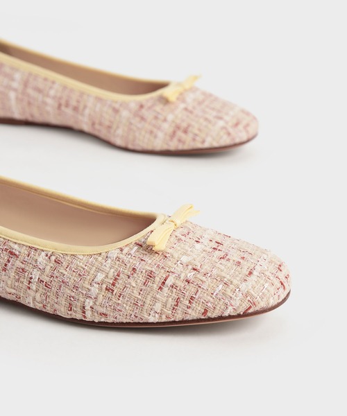 CHARLES & KEITH(チャールズ & キース)の「ボウ バレリーナパンプス / Bow Ballerina Pumps(バレエシューズ・レディース・ホワイト/ベージュ/クリーム・22.5cm/23cm/23.5cm/24.5cm/25cm/25.5cm)」の11枚目の写真