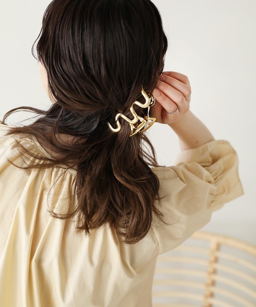 Bab（バブ）の「ウェーブデザインメタルクリップ（バレッタ/ヘアクリップ・レディース・シルバー/ゴールド・ONESIZE）」の6枚目の写真
