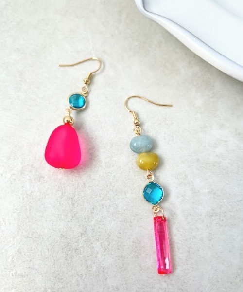 Three Four Time（ｽﾘｰﾌｫｰﾀｲﾑ）の「カラーマルチアシメピアス（ピアス（両耳用）・レディース・イエロー/ブルー/ピンク・FREE）」の19枚目の写真