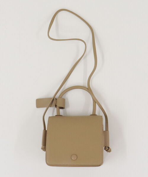 fredy emue（フレディエミュ）の「フラップワンハンドルショルダーバッグ（ショルダーバッグ・レディース・ブラック/ベージュ・FREE）」の6枚目の写真