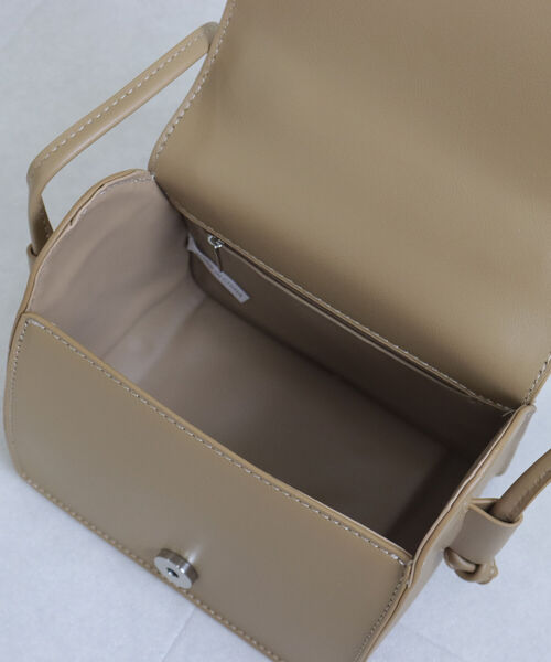 fredy emue（フレディエミュ）の「フラップワンハンドルショルダーバッグ（ショルダーバッグ・レディース・ブラック/ベージュ・FREE）」の18枚目の写真