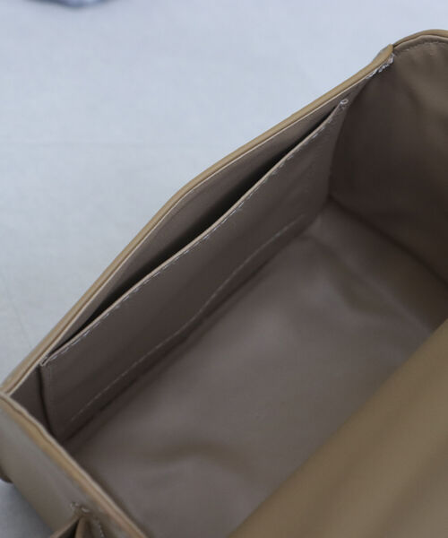 fredy emue（フレディエミュ）の「フラップワンハンドルショルダーバッグ（ショルダーバッグ・レディース・ブラック/ベージュ・FREE）」の10枚目の写真