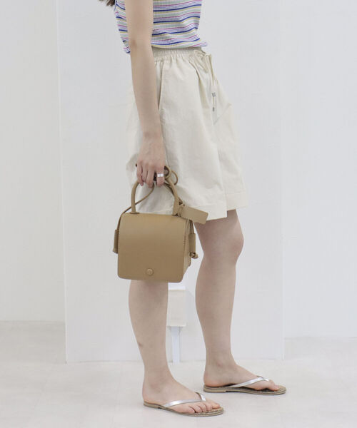 fredy emue（フレディエミュ）の「フラップワンハンドルショルダーバッグ（ショルダーバッグ・レディース・ブラック/ベージュ・FREE）」の19枚目の写真