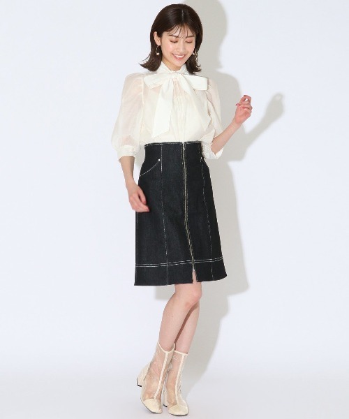 AND COUTURE(アンドクチュール)の「キャミ付きシアーハイネック6分袖ブラウス(シャツ/ブラウス・レディース・オフホワイト・MEDIUM)」の5枚目の写真