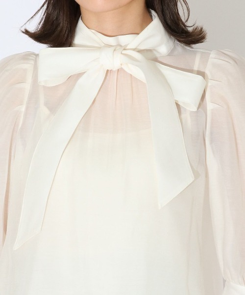 AND COUTURE(アンドクチュール)の「キャミ付きシアーハイネック6分袖ブラウス(シャツ/ブラウス・レディース・オフホワイト・MEDIUM)」の6枚目の写真