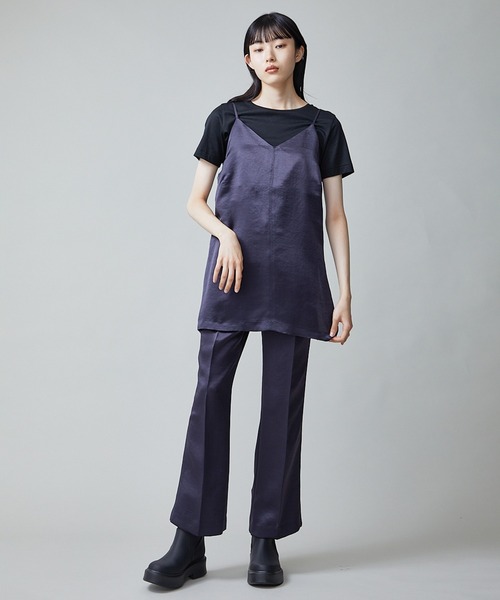 city（シティ）の「【CITY】ソフトリンクルサテンセミフレアーパンツ（その他パンツ・レディース・ネイビー/ブラウン・1/2）」の4枚目の写真