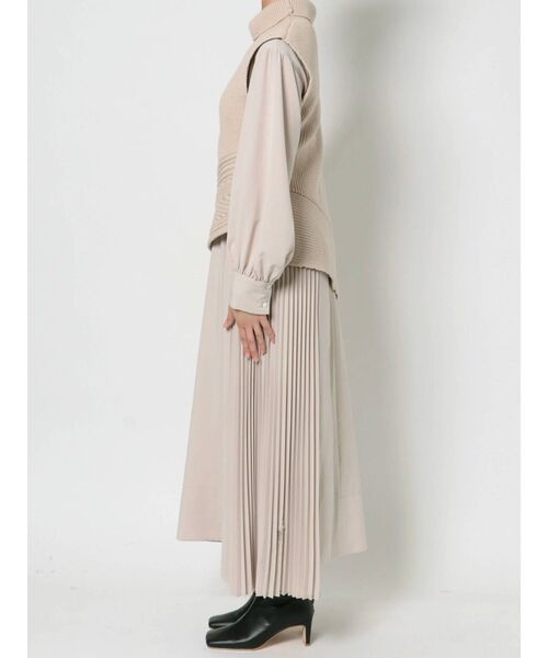 ELENDEEK（エレンディーク）の「ケーブルベストニットセットワンピース（ワンピース・レディース・ブラック/ベージュ・02/01）」の12枚目の写真