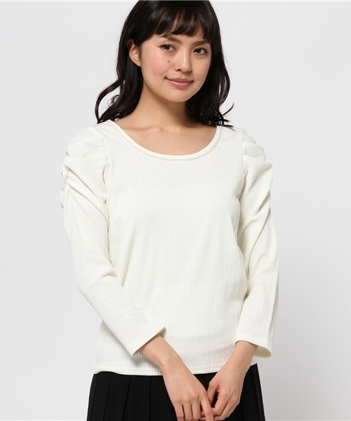 one after another NICE CLAUP（ワンアフターアナザーナイスクラップ）の「【ナイスクラップ】リブパワショルパールプルオーバー（Tシャツ/カットソー・レディース・オフホワイト/アイボリー/グレー/ネイビー・FREE）」の2枚目の写真