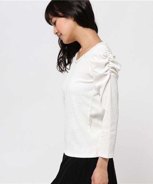 one after another NICE CLAUP（ワンアフターアナザーナイスクラップ）の「【ナイスクラップ】リブパワショルパールプルオーバー（Tシャツ/カットソー・レディース・オフホワイト/アイボリー/グレー/ネイビー・FREE）」の6枚目の写真