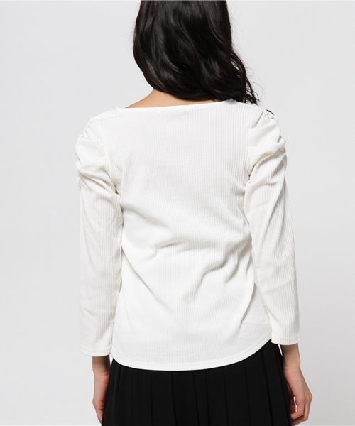 one after another NICE CLAUP（ワンアフターアナザーナイスクラップ）の「【ナイスクラップ】リブパワショルパールプルオーバー（Tシャツ/カットソー・レディース・オフホワイト/アイボリー/グレー/ネイビー・FREE）」の7枚目の写真