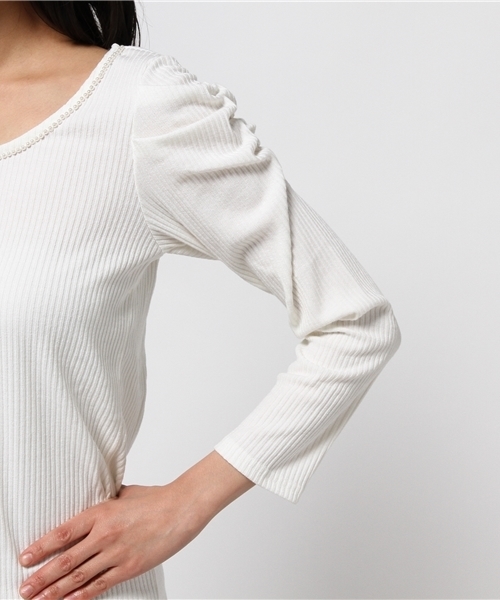 one after another NICE CLAUP（ワンアフターアナザーナイスクラップ）の「【ナイスクラップ】リブパワショルパールプルオーバー（Tシャツ/カットソー・レディース・オフホワイト/アイボリー/グレー/ネイビー・FREE）」の9枚目の写真