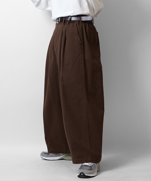 ILL'S(イルズ)の「ビッグシルエット ツイル / デニム イージーワイドバルーンパンツ 【ILL'S / イルズ】(デニムパンツ・メンズ・ホワイト/ブラウン/ネイビー/チャコールグレー/カーキ/スミクロ/サックスブルー・M/L)」の5枚目の写真