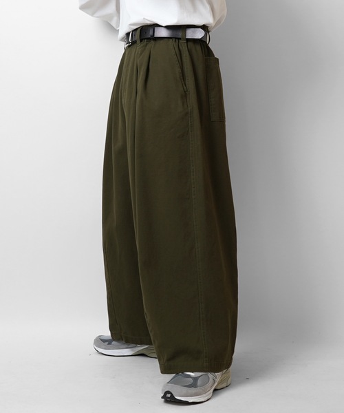 ILL'S(イルズ)の「ビッグシルエット ツイル / デニム イージーワイドバルーンパンツ 【ILL'S / イルズ】(デニムパンツ・メンズ・ホワイト/ブラウン/ネイビー/チャコールグレー/カーキ/スミクロ/サックスブルー・M/L)」の6枚目の写真