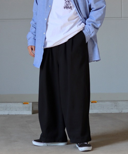 ILL'S(イルズ)の「ビッグシルエット ツイル / デニム イージーワイドバルーンパンツ 【ILL'S / イルズ】(デニムパンツ・メンズ・ホワイト/ブラウン/ネイビー/チャコールグレー/カーキ/スミクロ/サックスブルー・M/L)」の12枚目の写真