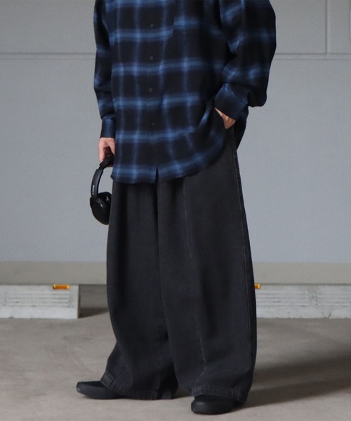 ILL'S(イルズ)の「ビッグシルエット ツイル / デニム イージーワイドバルーンパンツ 【ILL'S / イルズ】(デニムパンツ・メンズ・ホワイト/ブラウン/ネイビー/チャコールグレー/カーキ/スミクロ/サックスブルー・M/L)」の17枚目の写真