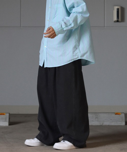 ILL'S(イルズ)の「ビッグシルエット ツイル / デニム イージーワイドバルーンパンツ 【ILL'S / イルズ】(デニムパンツ・メンズ・ホワイト/ブラウン/ネイビー/チャコールグレー/カーキ/スミクロ/サックスブルー・M/L)」の13枚目の写真