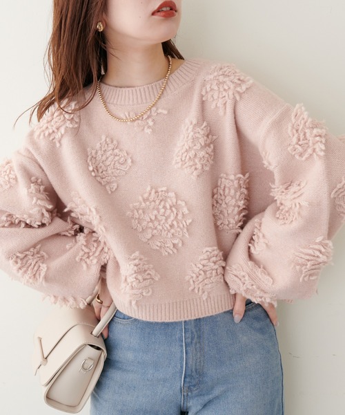 natural couture（ナチュラルクチュール）の「立体感がかわいい１枚　もしゃもしゃフラワーライクショートニット（ニット/セーター・レディース・ピンク/アイボリー/オレンジ/サックスブルー・FREE）」の3枚目の写真