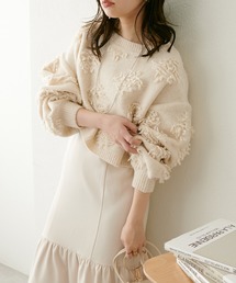 立体感がかわいい１枚　もしゃもしゃフラワーライクショートニット