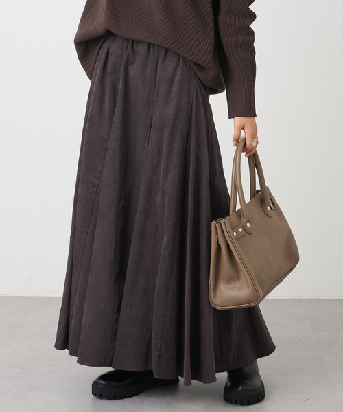 OUVRAGE CLASSE(ウヴラージュクラス)の「細コールフレアスカート(スカート・レディース・ベージュ/チャコールグレー/ブルー・FREE)」の2枚目の写真