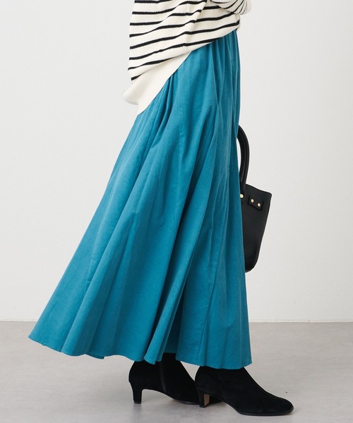 OUVRAGE CLASSE(ウヴラージュクラス)の「細コールフレアスカート(スカート・レディース・ベージュ/チャコールグレー/ブルー・FREE)」の10枚目の写真
