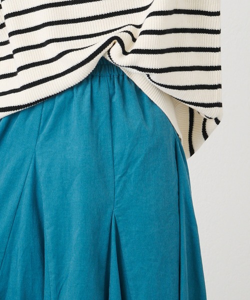 OUVRAGE CLASSE(ウヴラージュクラス)の「細コールフレアスカート(スカート・レディース・ベージュ/チャコールグレー/ブルー・FREE)」の11枚目の写真