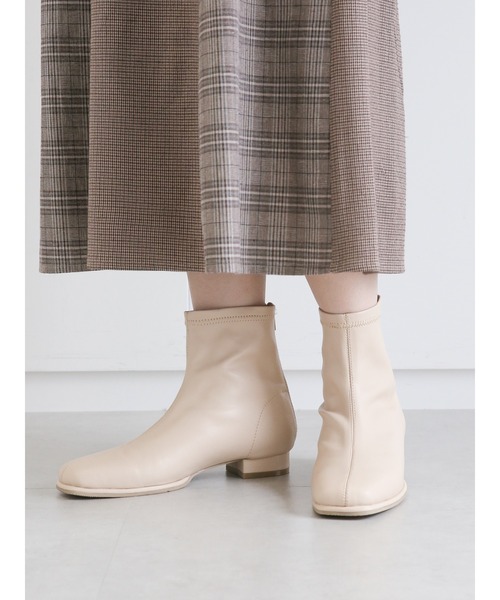 ehka sopo（エヘカソポ）の「ストレッチショートブーツ（ブーツ・レディース・ベージュ/モカ/ブラック・MEDIUM/LARGE）」の3枚目の写真