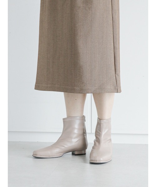 ehka sopo（エヘカソポ）の「ストレッチショートブーツ（ブーツ・レディース・ベージュ/モカ/ブラック・MEDIUM/LARGE）」の2枚目の写真