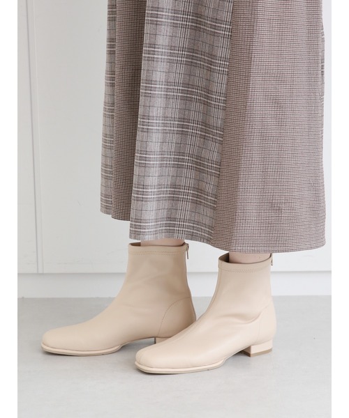 ehka sopo（エヘカソポ）の「ストレッチショートブーツ（ブーツ・レディース・ベージュ/モカ/ブラック・MEDIUM/LARGE）」の7枚目の写真