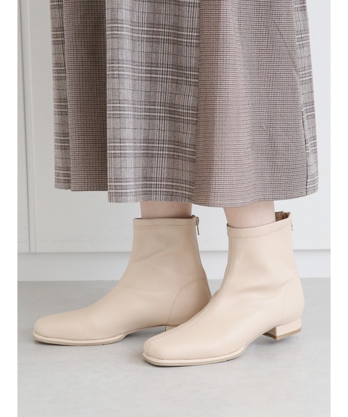 ehka sopo（エヘカソポ）の「ストレッチショートブーツ（ブーツ・レディース・ベージュ/モカ/ブラック・MEDIUM/LARGE）」の20枚目の写真