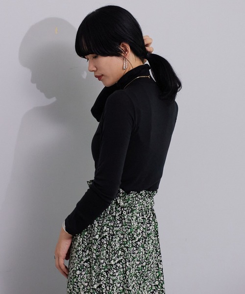 SHENERY（シーナリー）の「シアータートルネックプルオーバー（Tシャツ/カットソー・レディース・ブラック/オフホワイト/オレンジ/イエロー/ブルー/ピンク・FREE）」の17枚目の写真