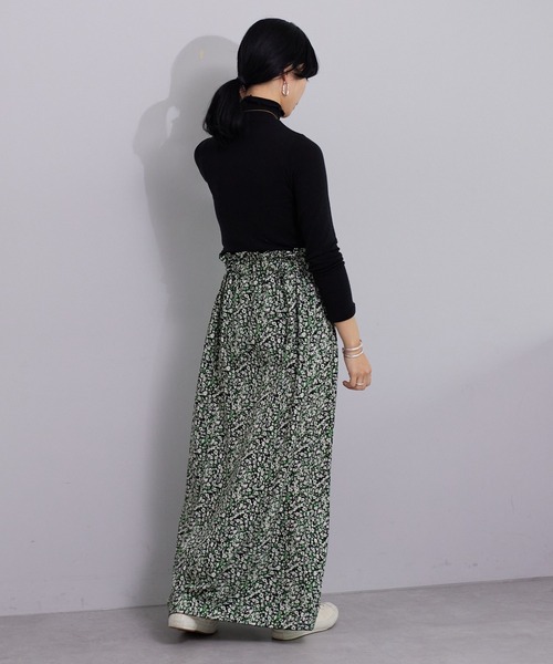 SHENERY（シーナリー）の「シアータートルネックプルオーバー（Tシャツ/カットソー・レディース・ブラック/オフホワイト/オレンジ/イエロー/ブルー/ピンク・FREE）」の22枚目の写真