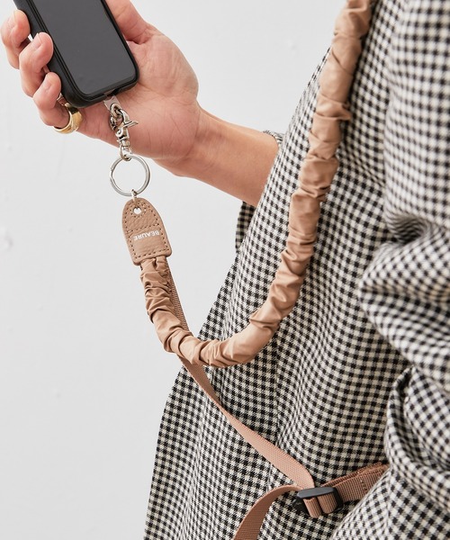 Beau're(ヴュレ)の「【全機種対応】ナイロン シャーリング モバイルストラップ スマホストラップ(スマホグッズ・レディース・ブラック/ベージュ/カーキ・フリー)」の13枚目の写真