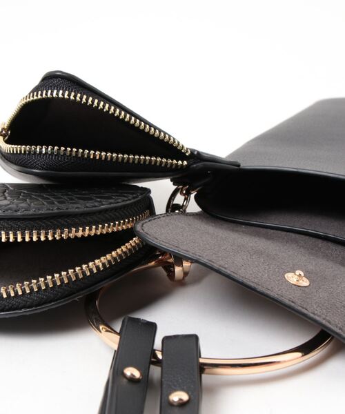 DIAVEL（ディアベル）の「ミニバッグ3点セット サコッシュ ポーチ（ボディバッグ/ウエストポーチ・レディース・ホワイト/ブラック・F）」の4枚目の写真