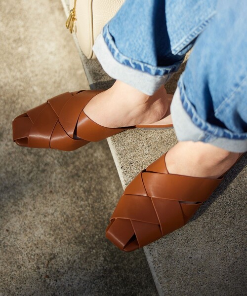 FREAK'S STORE（フリークスストア）の「【限定展開】編み込みデザインフラットサンダル（サンダル・レディース・ブラウン/ブラック/ブルー/ナチュラル・23.0cm/23.5cm/24.0cm/24.5cm）」の7枚目の写真