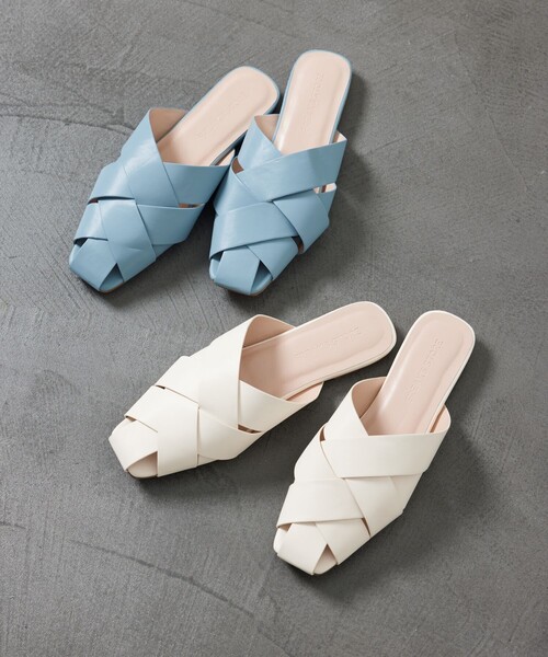 FREAK'S STORE（フリークスストア）の「【限定展開】編み込みデザインフラットサンダル（サンダル・レディース・ブラウン/ブラック/ブルー/ナチュラル・23.0cm/23.5cm/24.0cm/24.5cm）」の10枚目の写真