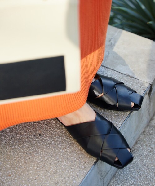 FREAK'S STORE（フリークスストア）の「【限定展開】編み込みデザインフラットサンダル（サンダル・レディース・ブラウン/ブラック/ブルー/ナチュラル・23.0cm/23.5cm/24.0cm/24.5cm）」の12枚目の写真