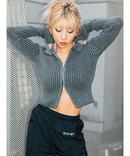 EGOIST（エゴイスト）の「衿付ファスナーニットトップス（ニット/セーター・レディース・ブラック/ベージュ/ブルー・FREE）」の8枚目の写真