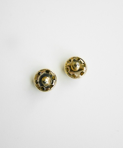 My shawty（ﾏｲｼｬｳﾃｨｰ）の「gold button pierce（ピアス（両耳用）・レディース・ゴールド・FREE）」の2枚目の写真