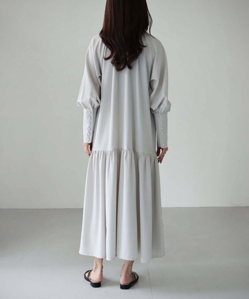 cheriella（シェリエラ）の「【cheriella】WEB限定袖ボタンドレープワンピース（ワンピース・レディース・ライトグレー/ベージュ/ブラック・M）」の12枚目の写真