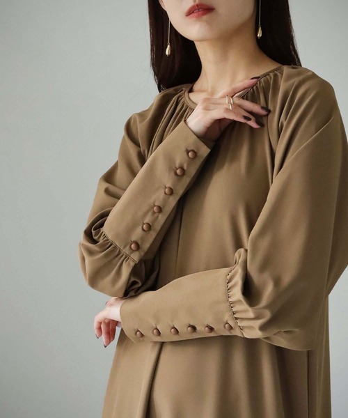 cheriella（シェリエラ）の「【cheriella】WEB限定袖ボタンドレープワンピース（ワンピース・レディース・ライトグレー/ベージュ/ブラック・M）」の22枚目の写真