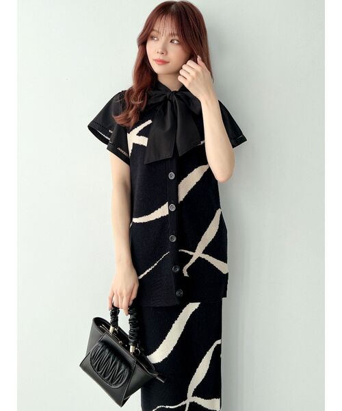 RESEXXY（リゼクシー）の「ニュアンスパターンニットベスト【セットアップ着用可能】（ベスト・レディース・ブラック/ピンク/イエロー・FREE）」の9枚目の写真