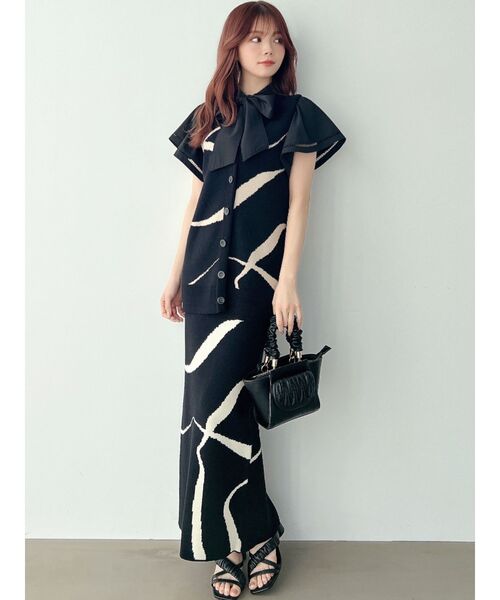 RESEXXY（リゼクシー）の「ニュアンスパターンニットベスト【セットアップ着用可能】（ベスト・レディース・ブラック/ピンク/イエロー・FREE）」の12枚目の写真